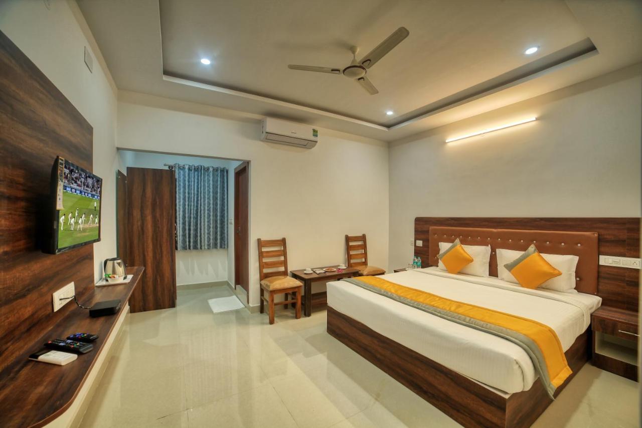 Visa Inn Transit Stay With Airport Transfer Bangalore Exteriör bild